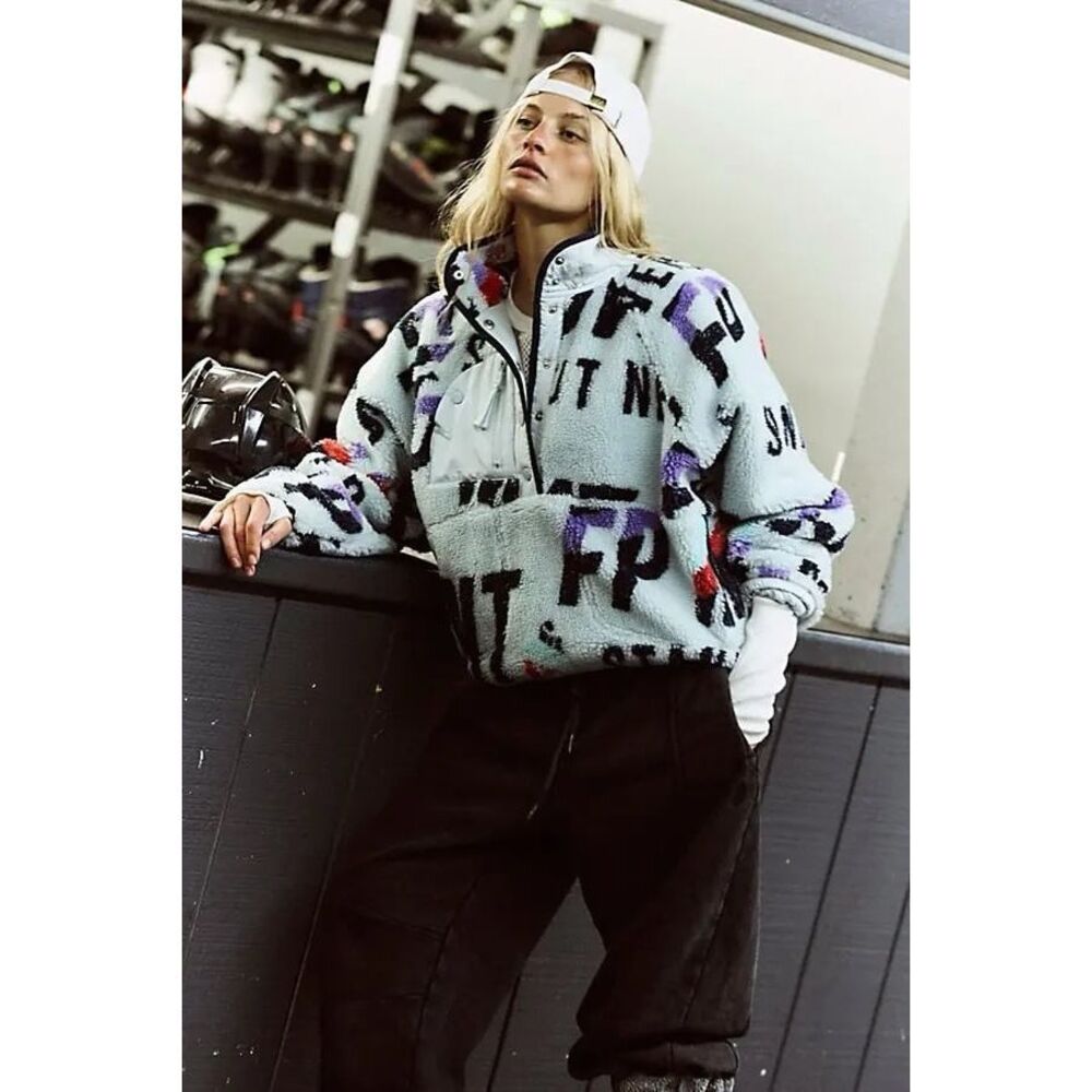 New FREE PEOPLE  Hit The Slopes Printed Pullover - Stand Out Never Still sz L